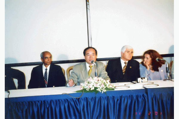 GS, TS Nguyễn Xuân Cương chủ toạ hội nghị quốc tế tại MUMBAI - Ấn độ năm 2001	